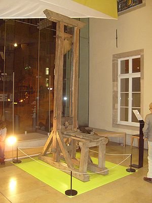 300px-Guillotine_Luxembourg_01.jpg